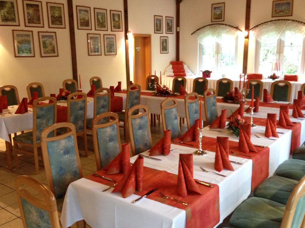 Hotel & Restaurant Zur Spreewaelderin Golßen Bagian luar foto