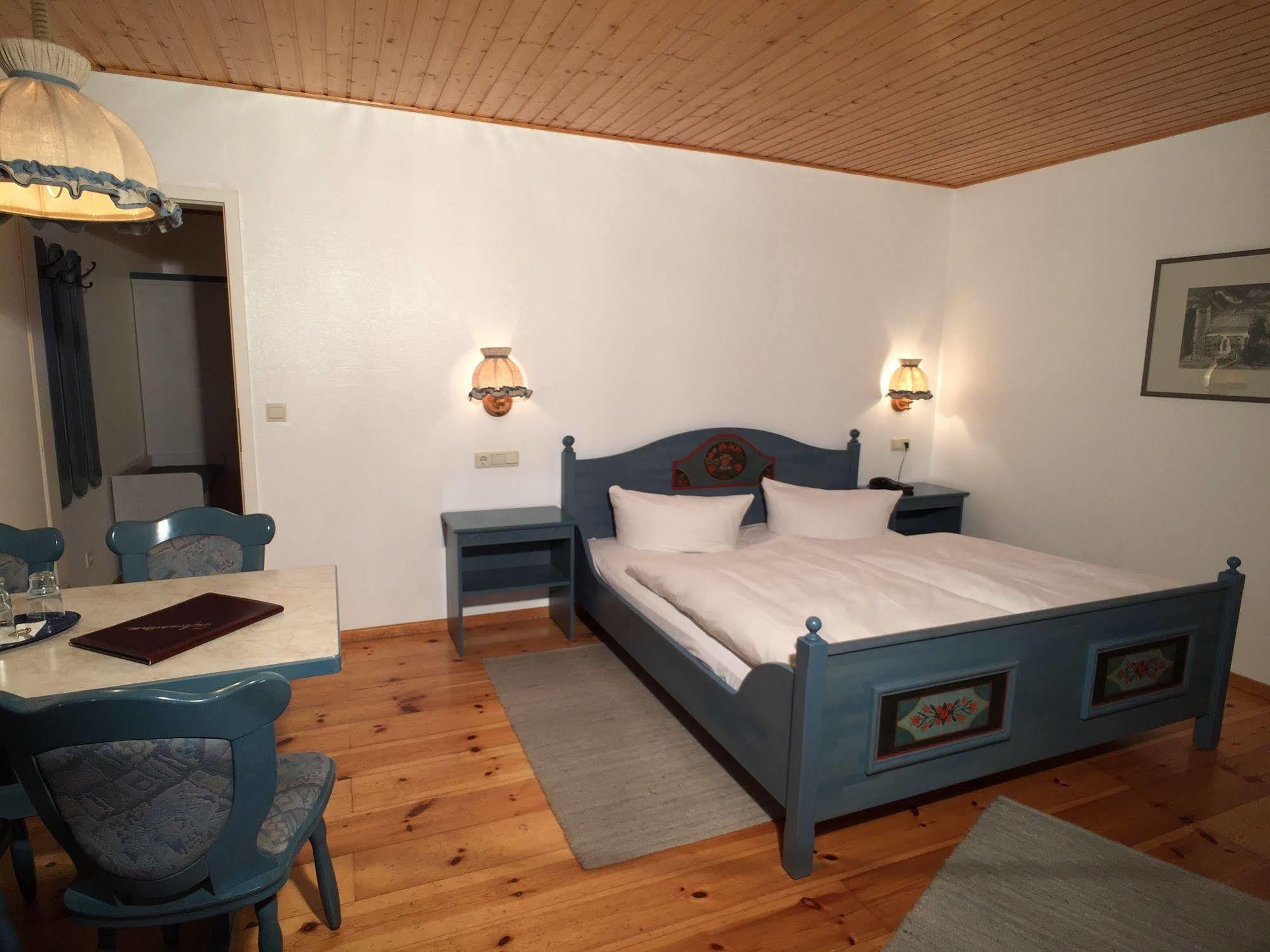 Hotel & Restaurant Zur Spreewaelderin Golßen Bagian luar foto