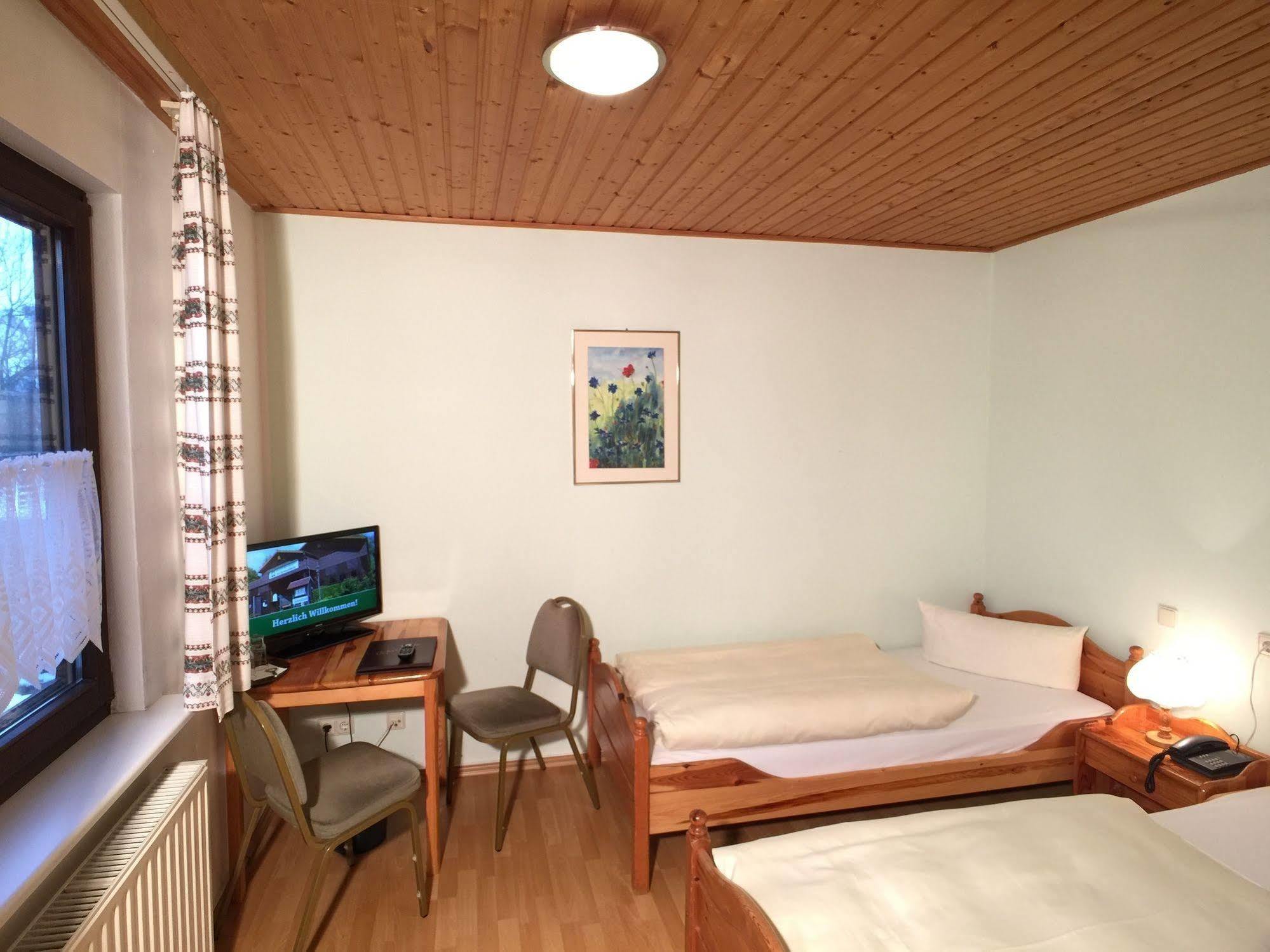 Hotel & Restaurant Zur Spreewaelderin Golßen Bagian luar foto