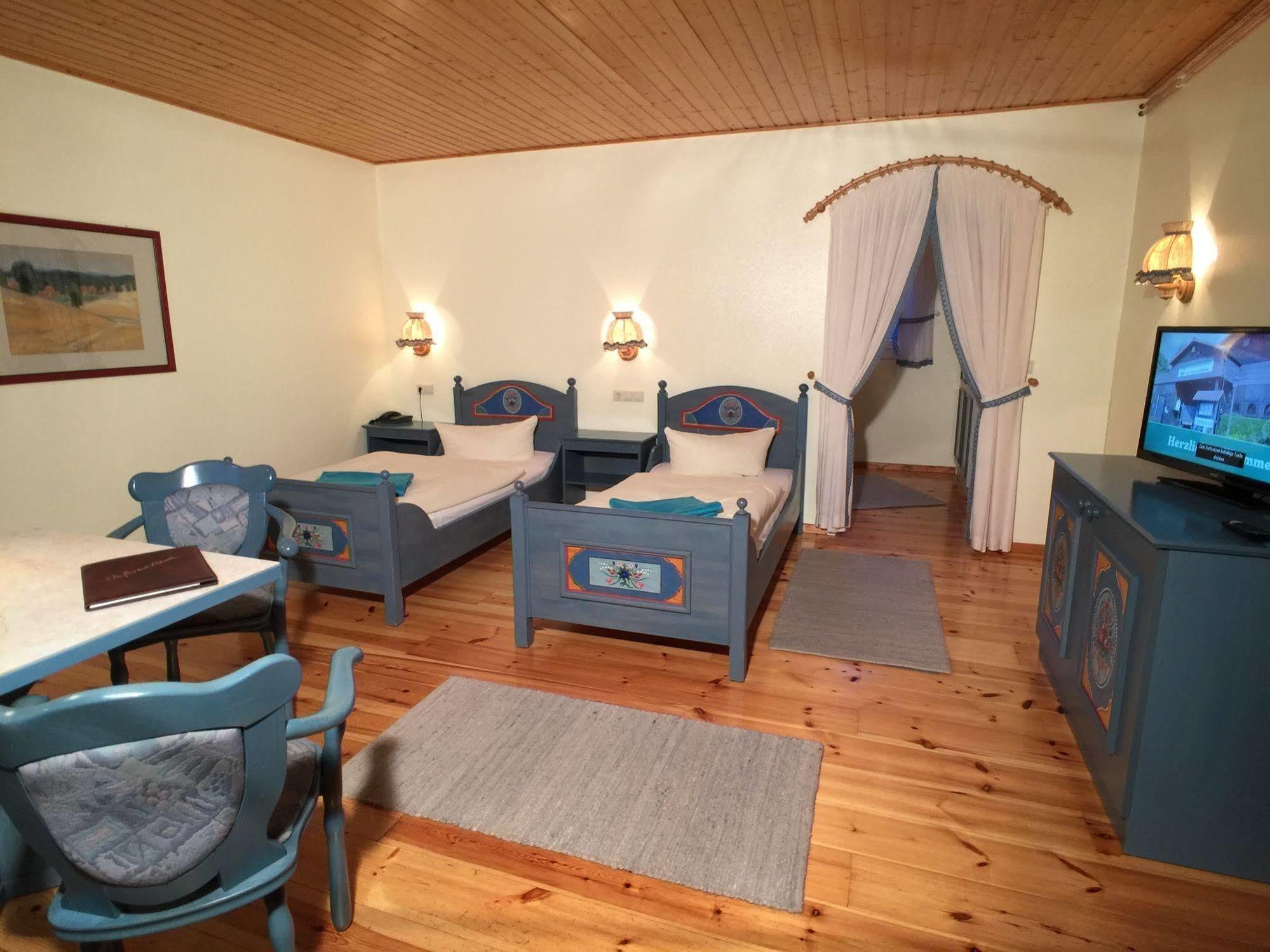 Hotel & Restaurant Zur Spreewaelderin Golßen Bagian luar foto