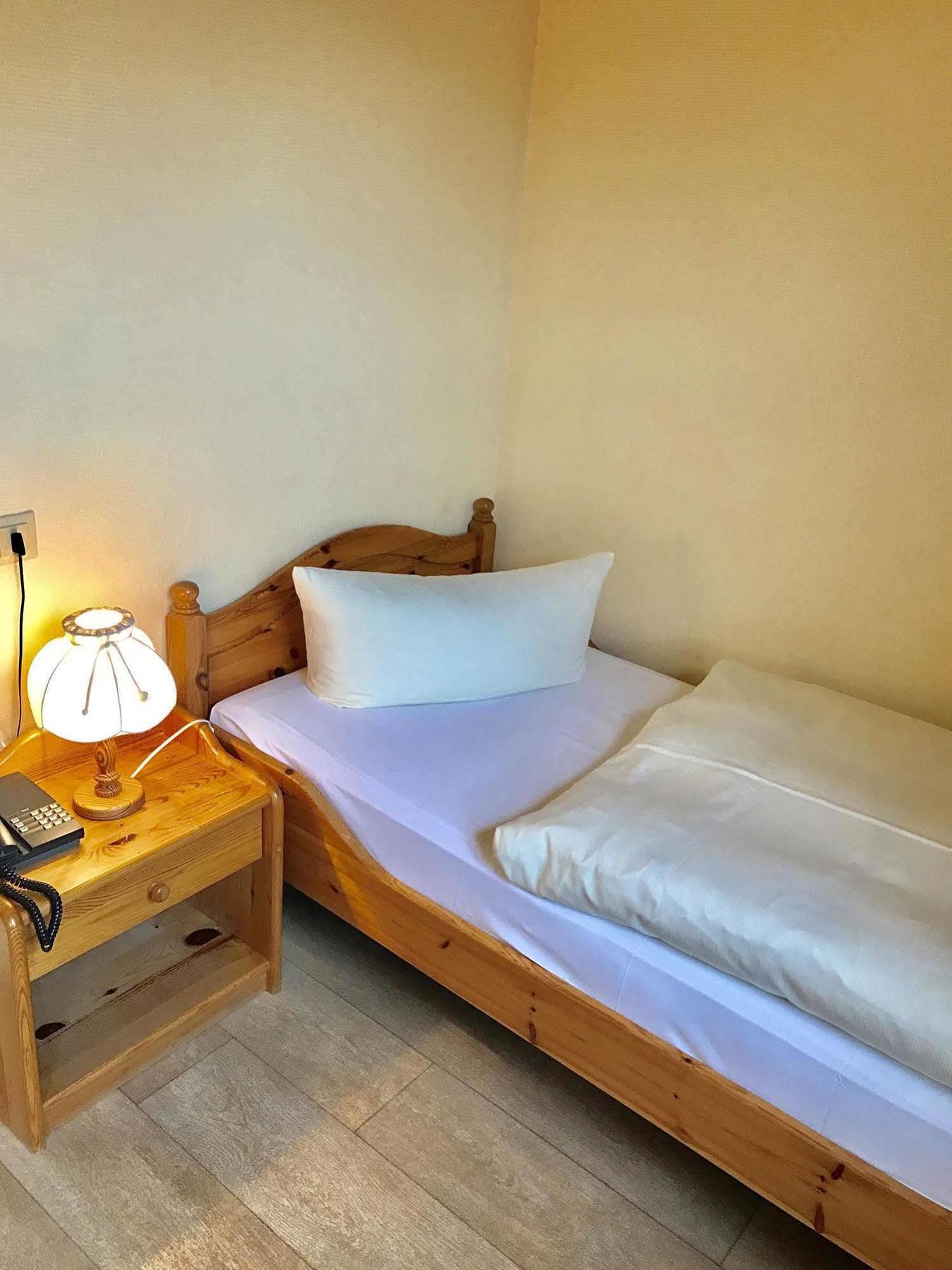 Hotel & Restaurant Zur Spreewaelderin Golßen Bagian luar foto