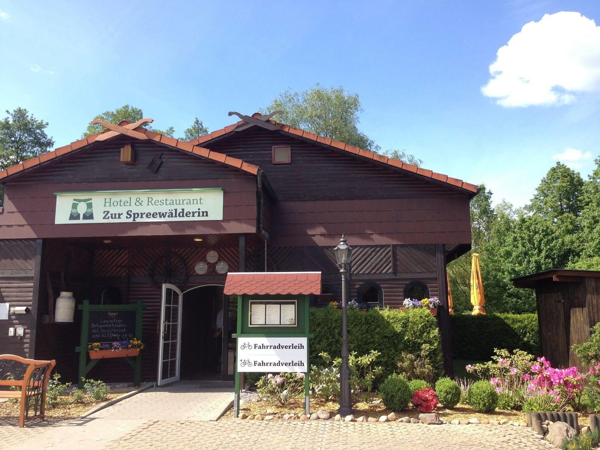 Hotel & Restaurant Zur Spreewaelderin Golßen Bagian luar foto